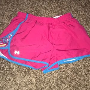 Under Armour Semi Fitted Athletic Shorts Sz M